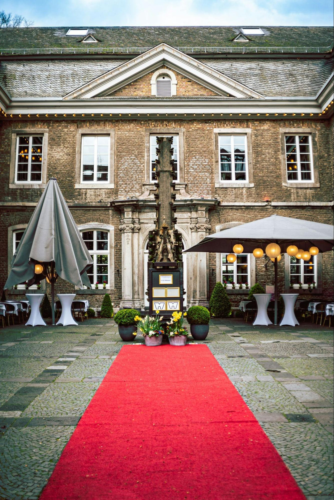 How Much Does it Cost to Hire a Red Carpet?