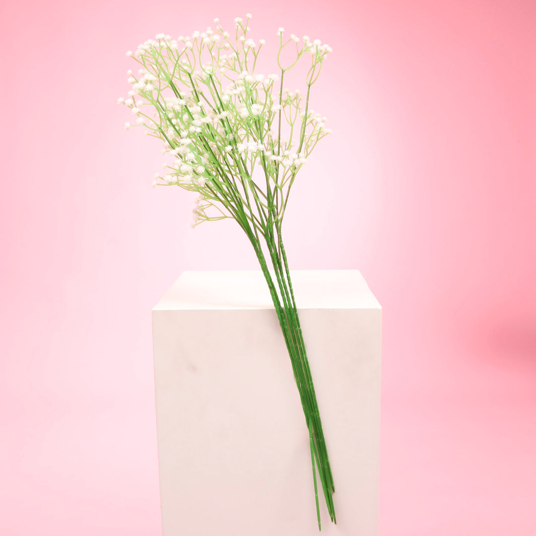 Baby's Breath Bouquet Filler Stems - White (60cm) in a bunch