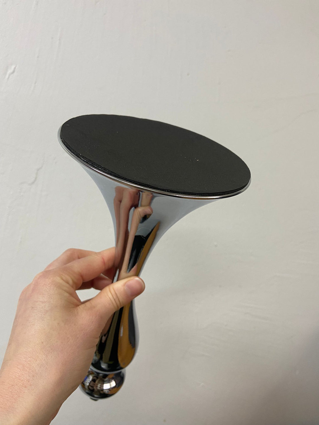 Foam round attached to the vase top