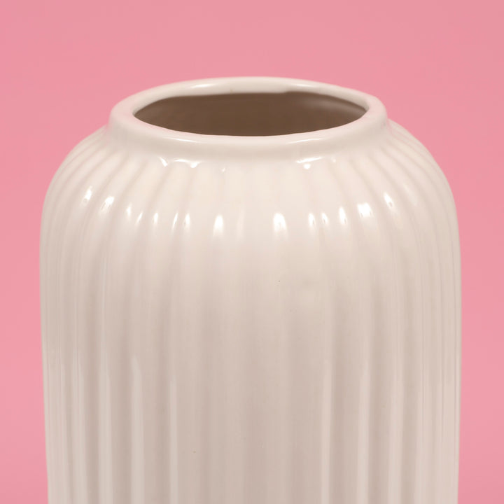 Ribbed Ceramic Centrepiece Vase - White (11x21.5cm) close up of top